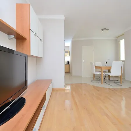 Apartment Kalelarga *