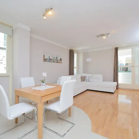 Kalelarga Apartment *